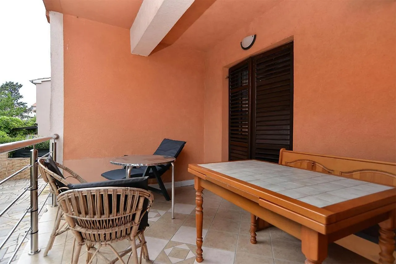Apartments Orange 709 Fažana