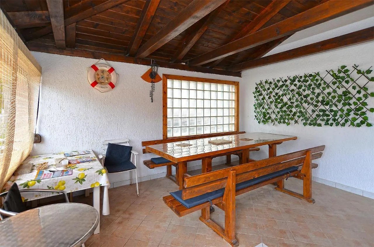 Apartments Orange 709 Fažana Hırvatistan