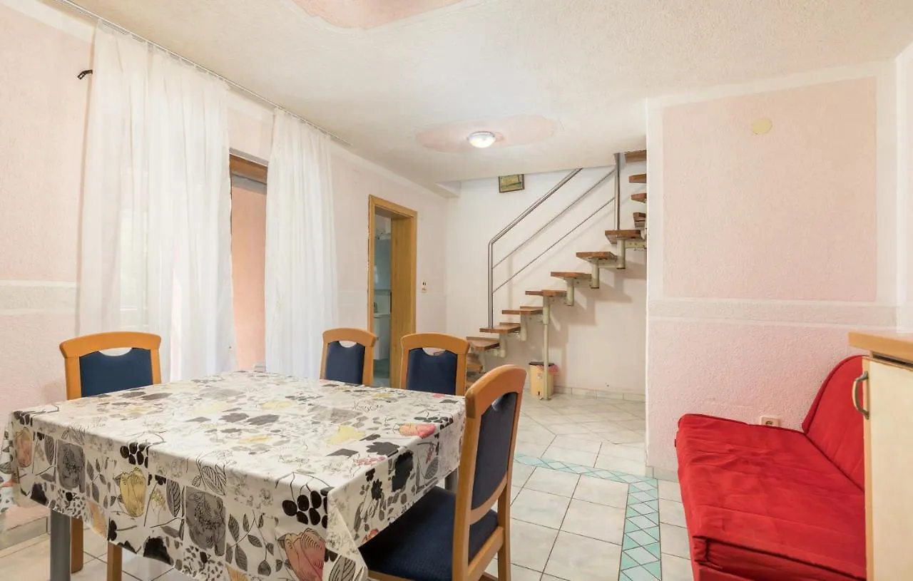 Apartments Orange 709 Fažana