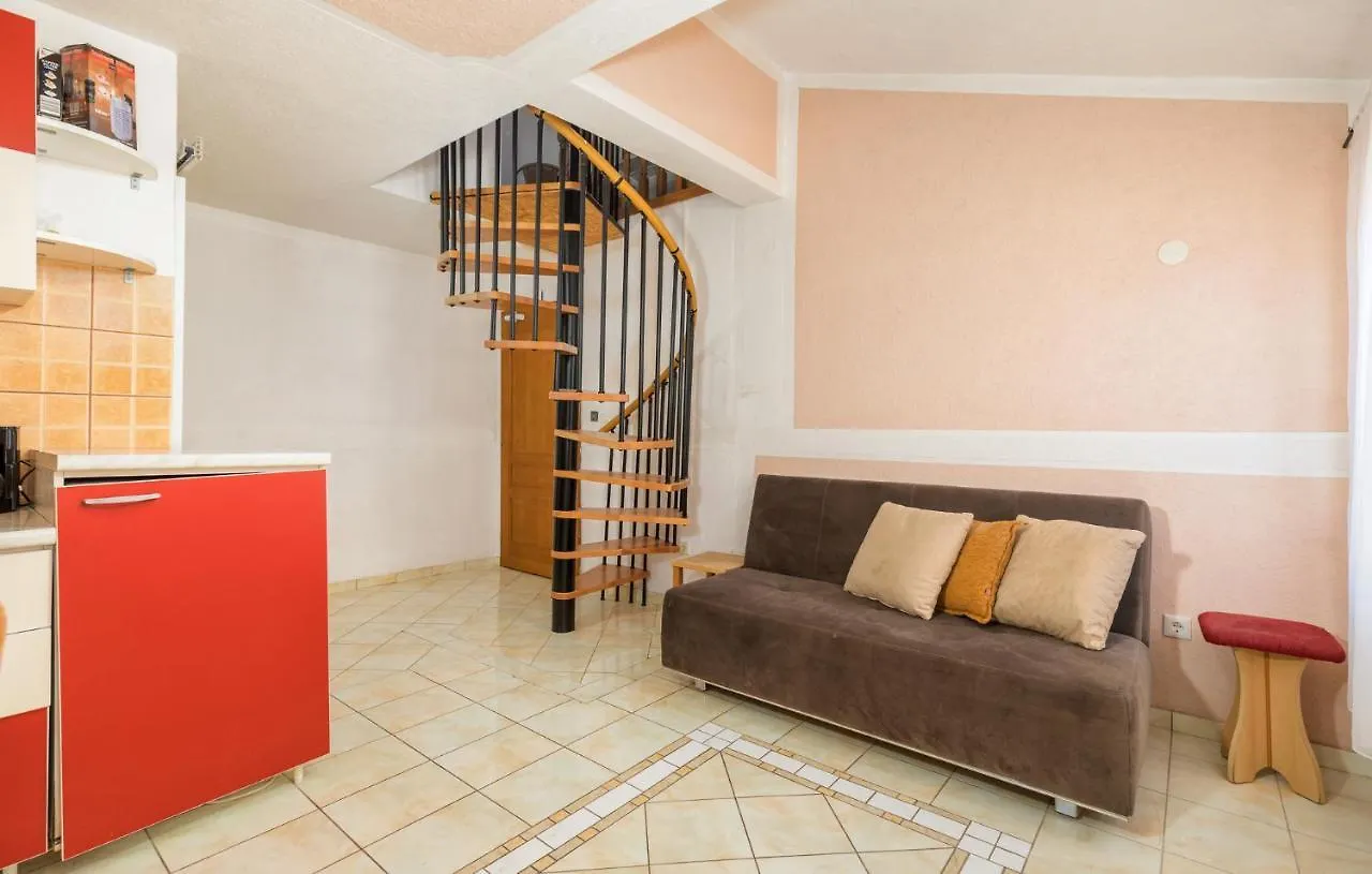 Apartments Orange 709 Fažana