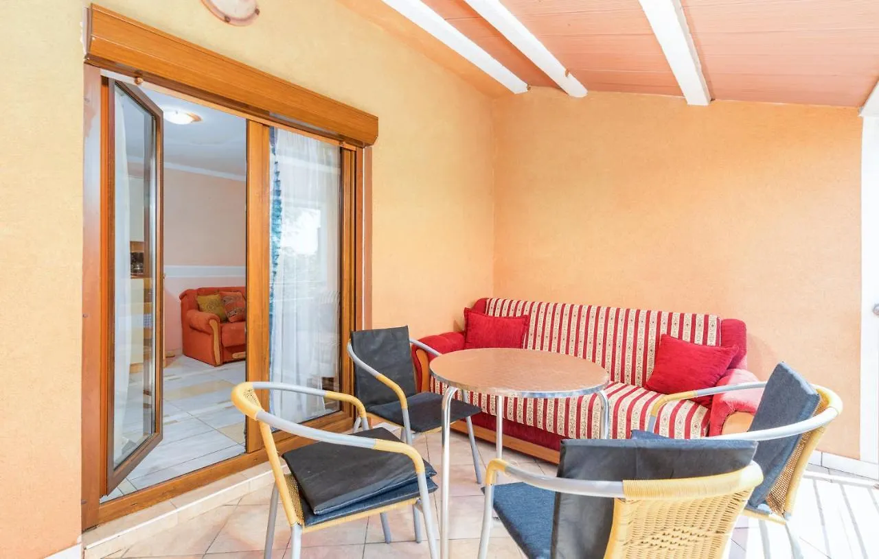 Apartments Orange 709 Fažana