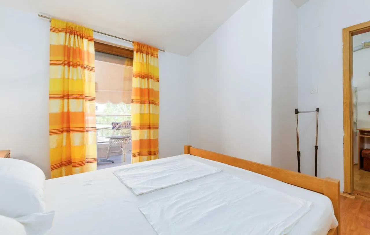 Apartments Orange 709 Fažana