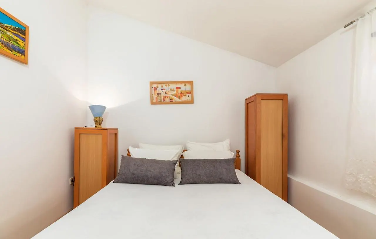 Apartments Orange 709 Fažana