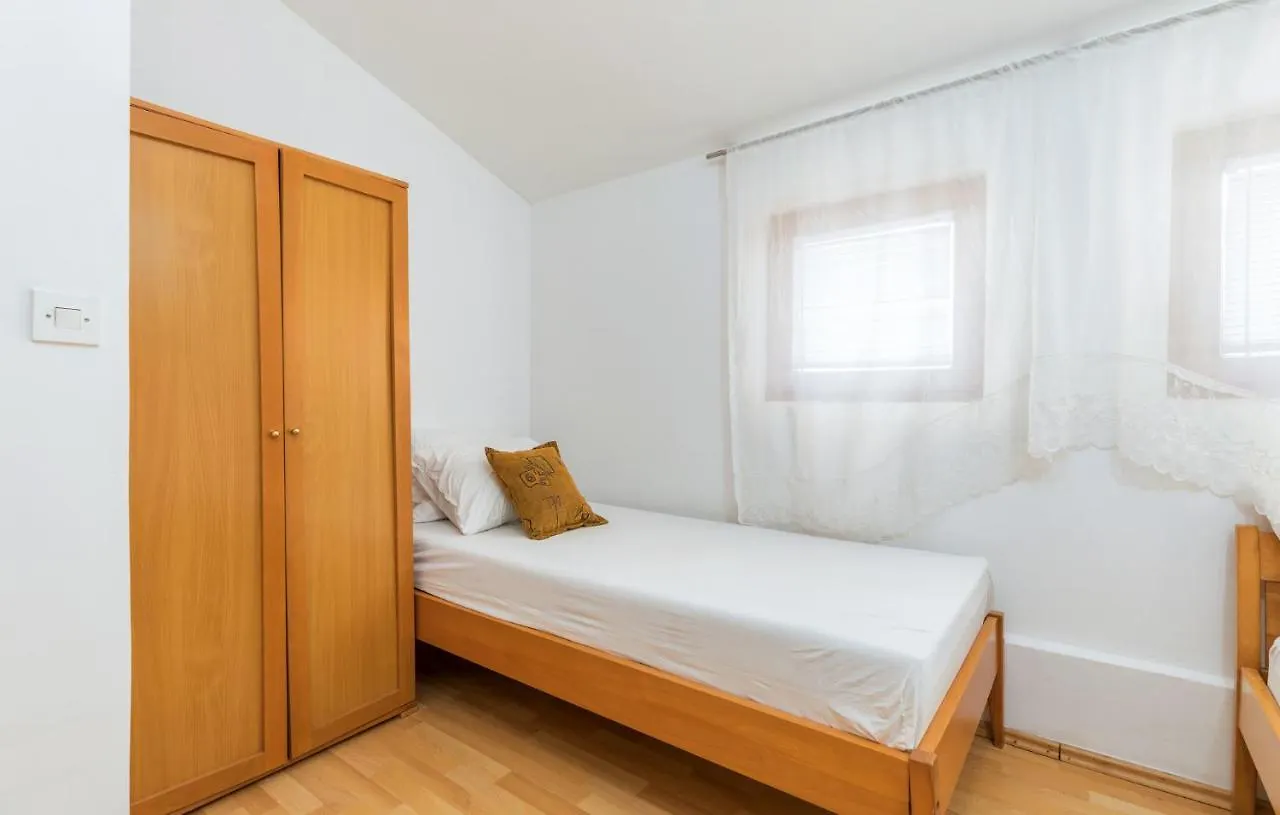 Apartments Orange 709 Fažana