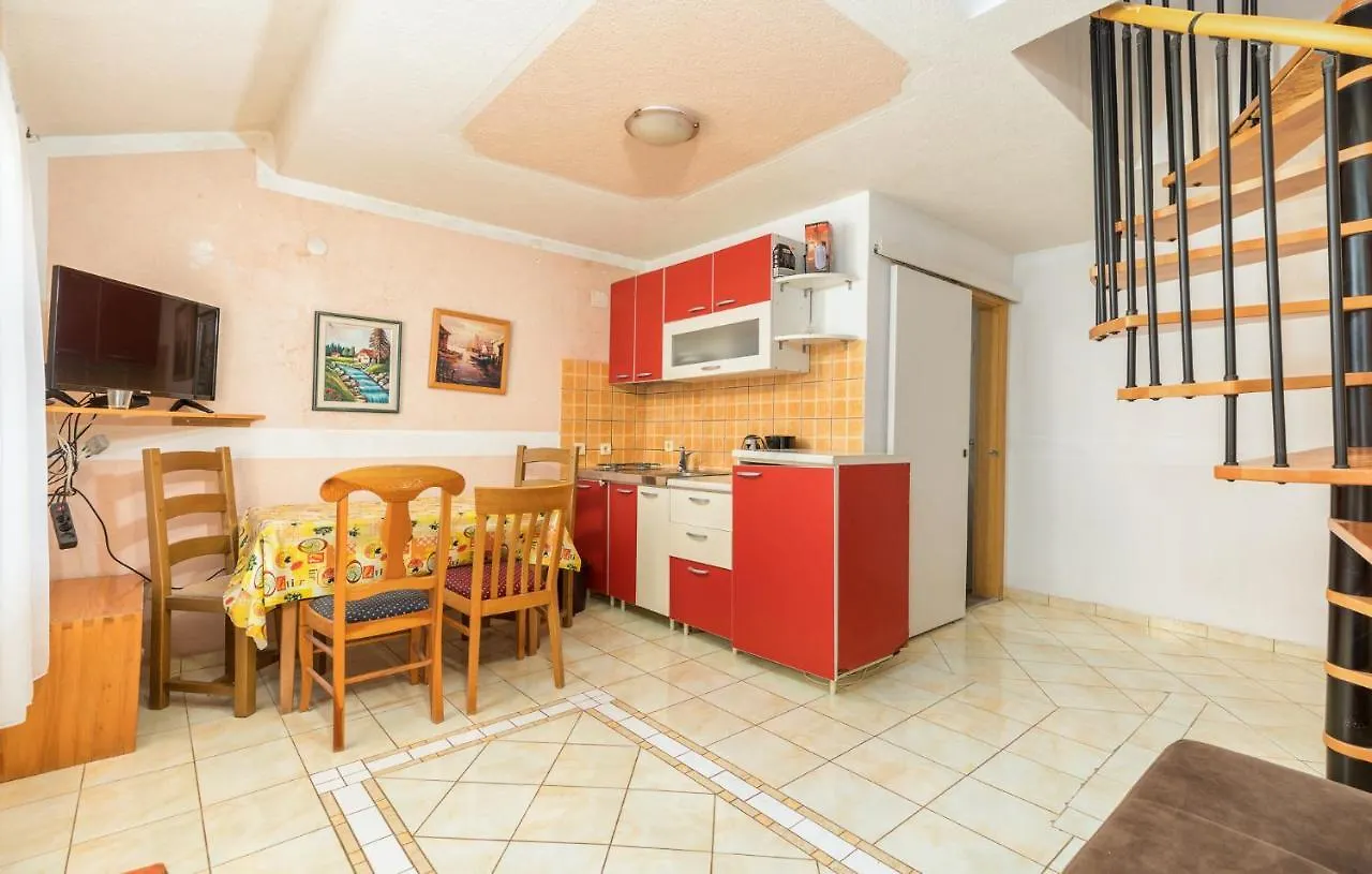 Apartments Orange 709 Fažana