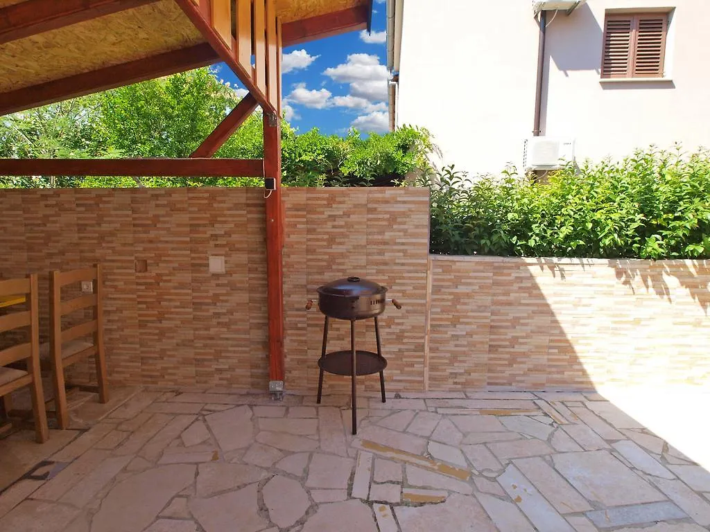 Apartments Orange 709 Fažana